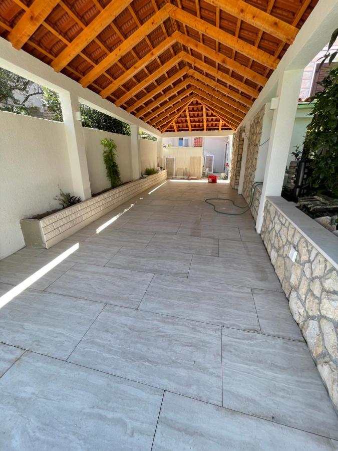 Villa Sofija Supetar Exterior photo